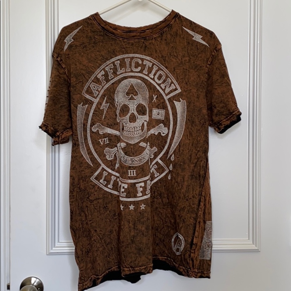AFFLICTION T SHIRT BLACK BROWN LARGE REVERSIBLE !
